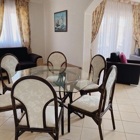 Apartments Sneki Baošići Eksteriør billede