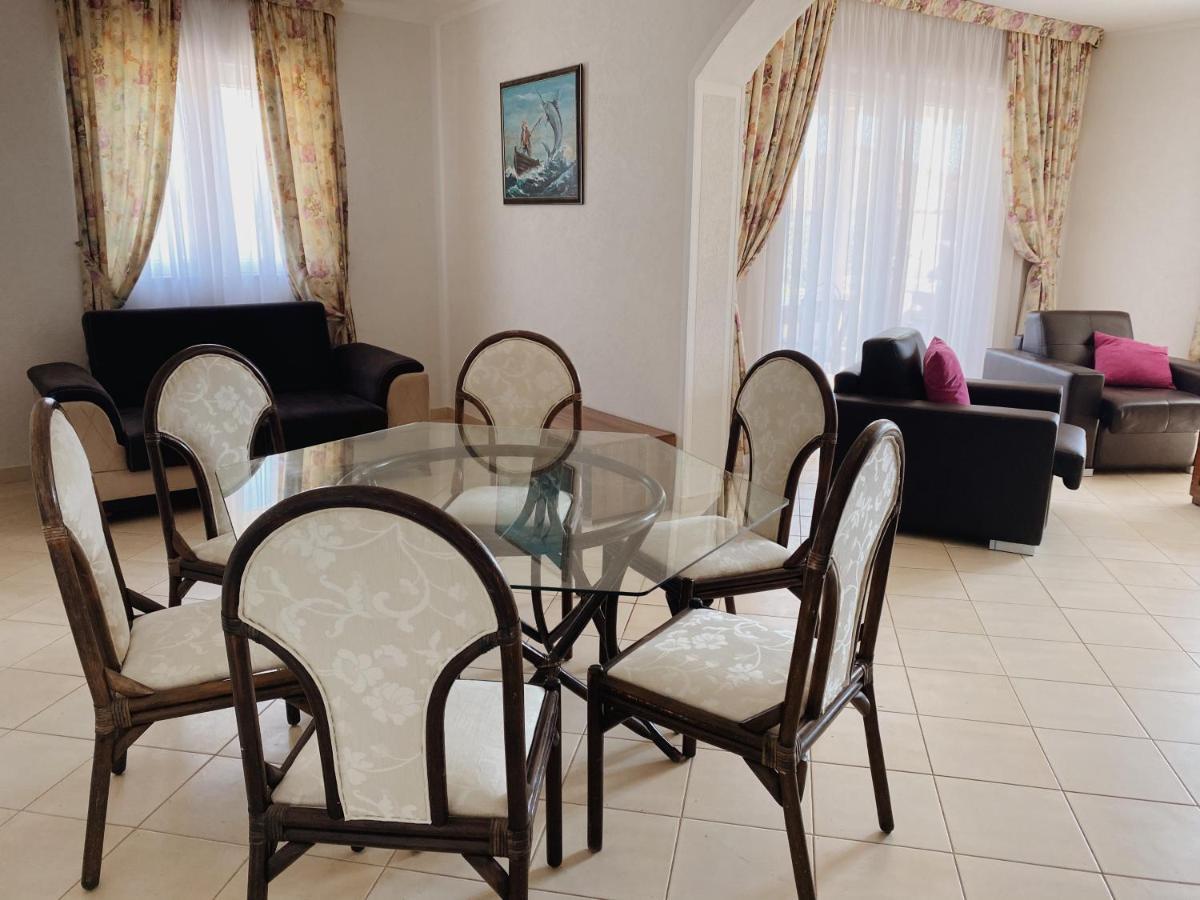 Apartments Sneki Baošići Eksteriør billede