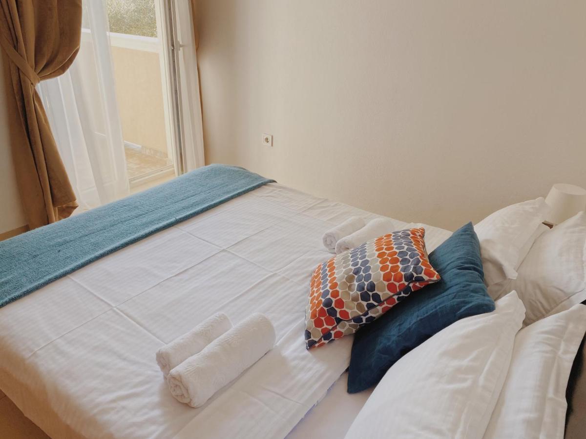 Apartments Sneki Baošići Eksteriør billede