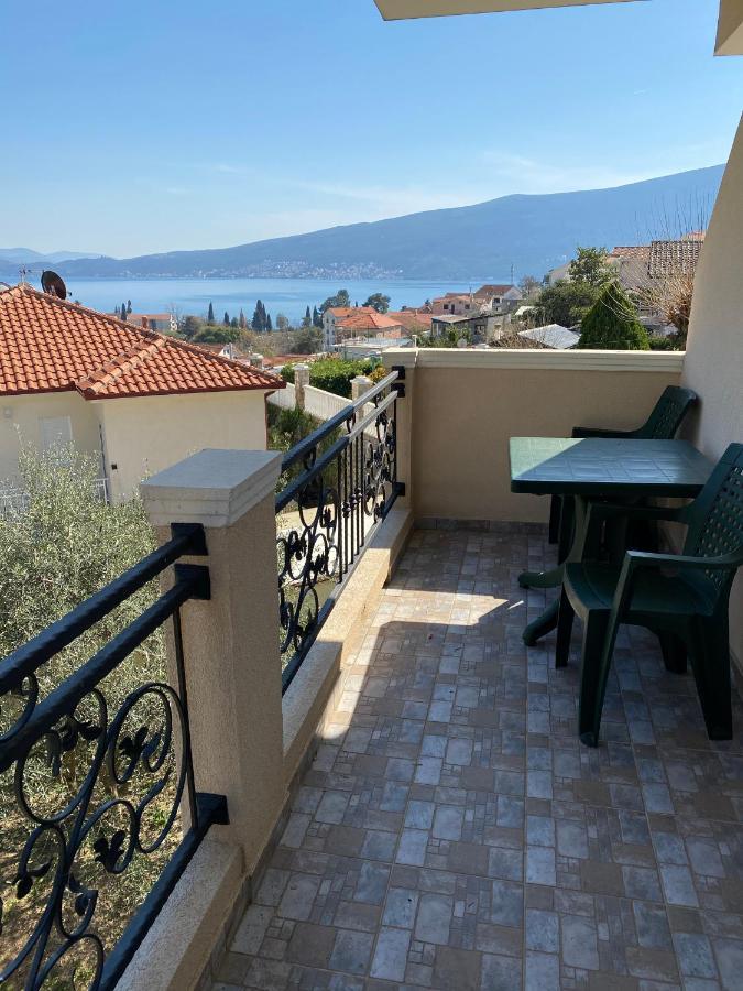 Apartments Sneki Baošići Eksteriør billede