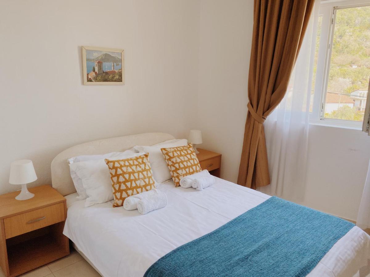 Apartments Sneki Baošići Eksteriør billede