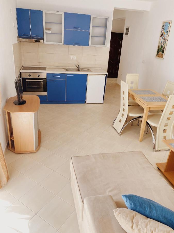 Apartments Sneki Baošići Eksteriør billede