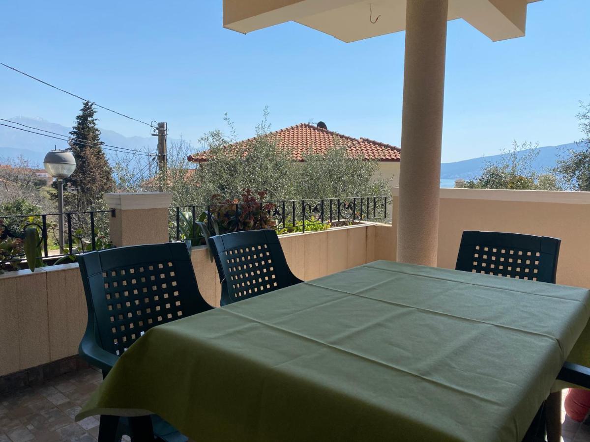 Apartments Sneki Baošići Eksteriør billede
